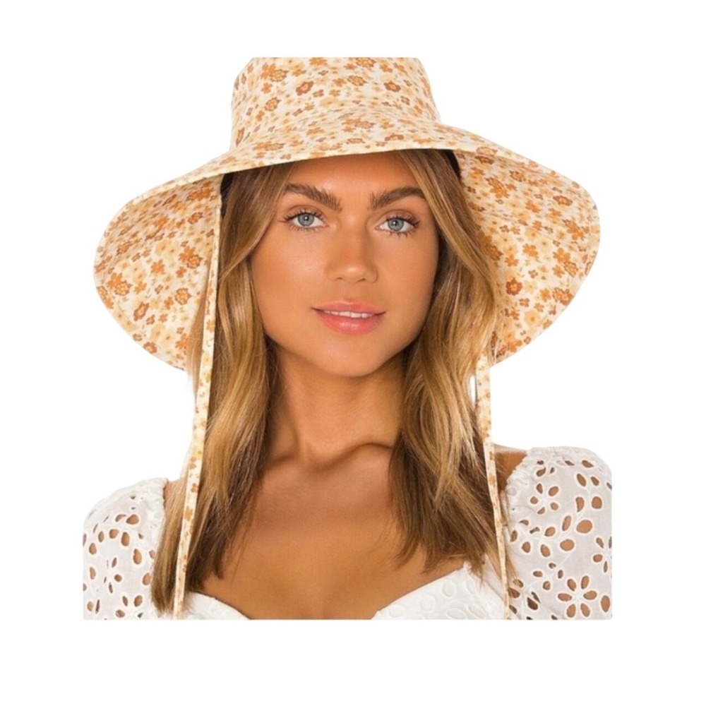 BNWT Lack of Color Peach Bloom Holiday Bucket Hat Cottagecore Boho size S
